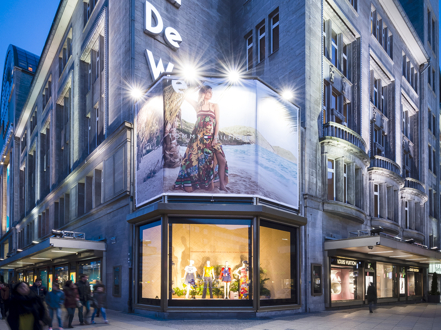 Dfrost, Tommy Hilfiger, Kadewe, Window campaign, PopUp, Collection, Brand Space, Retail, Island vibes, Summer