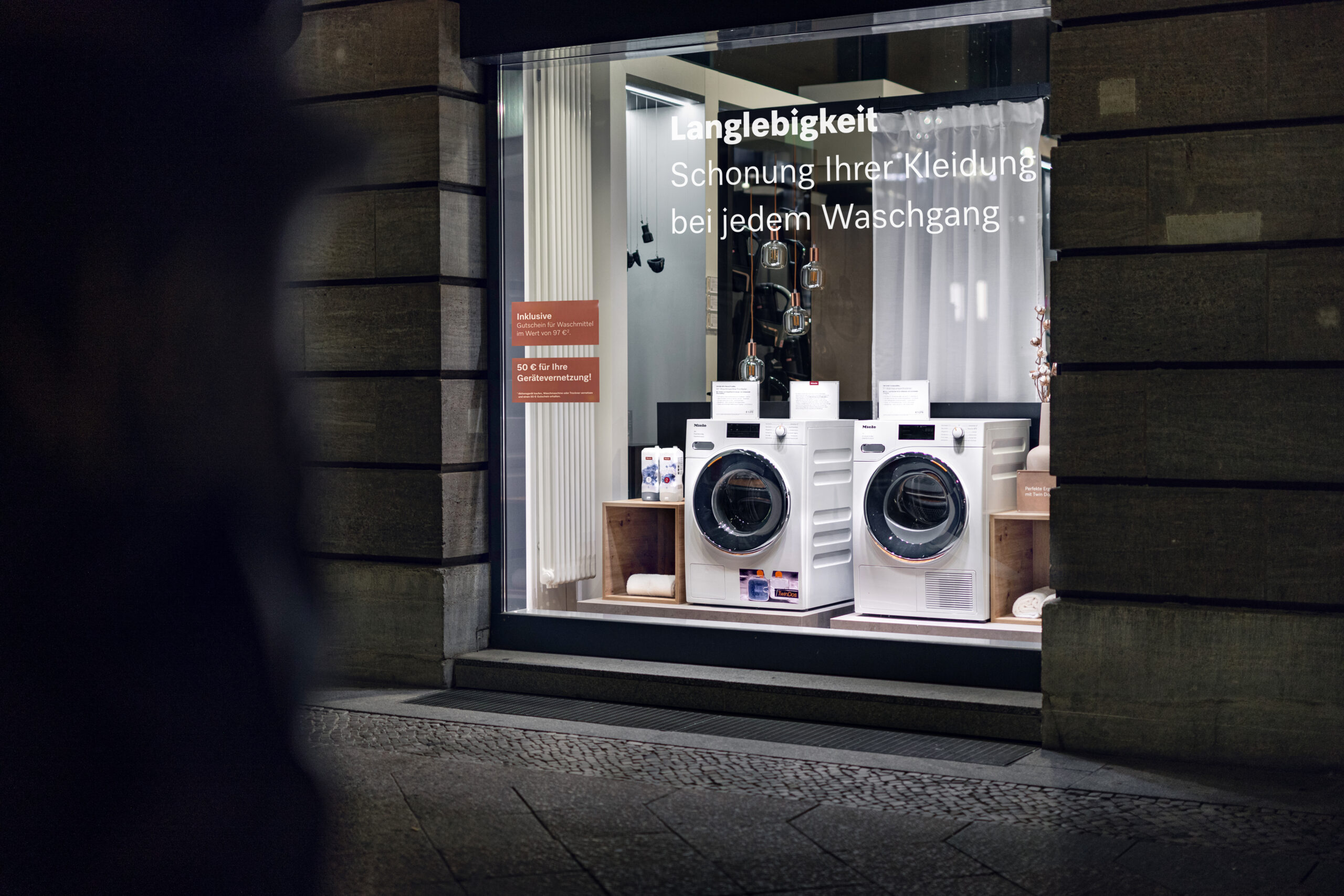 DFROST, MIELE, Window Campaigns, POS Campaign, Window Rollout, Retail Marketing Campaign